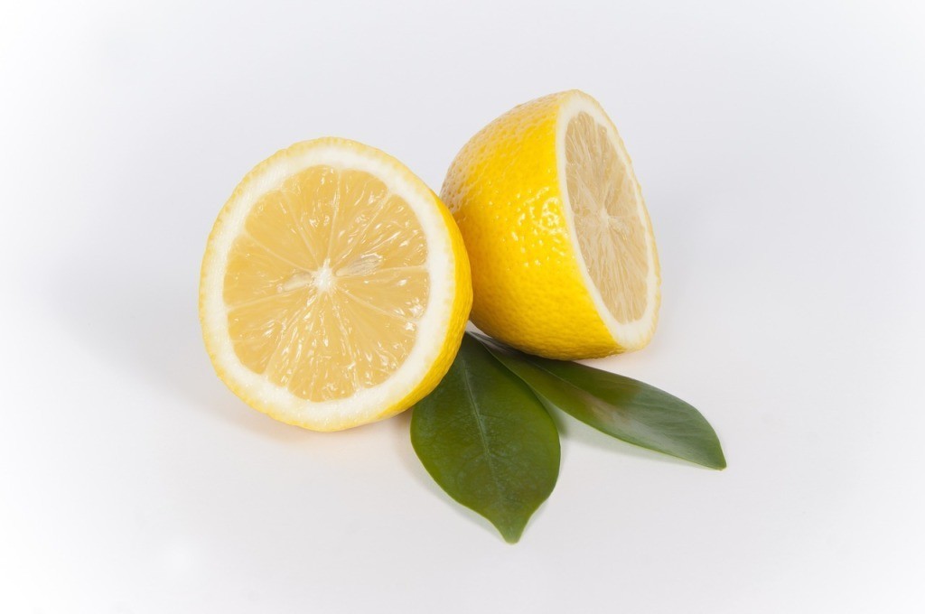 lemon with baking soda helps to remove stains from teeth